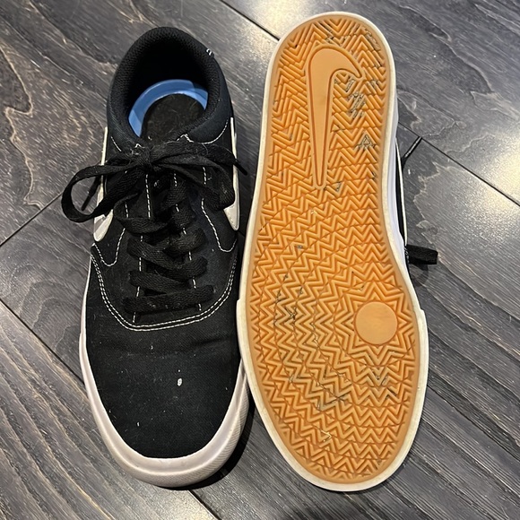 Nike SB charge worn a handful of times. With laces size 6.5 - Picture 3 of 8